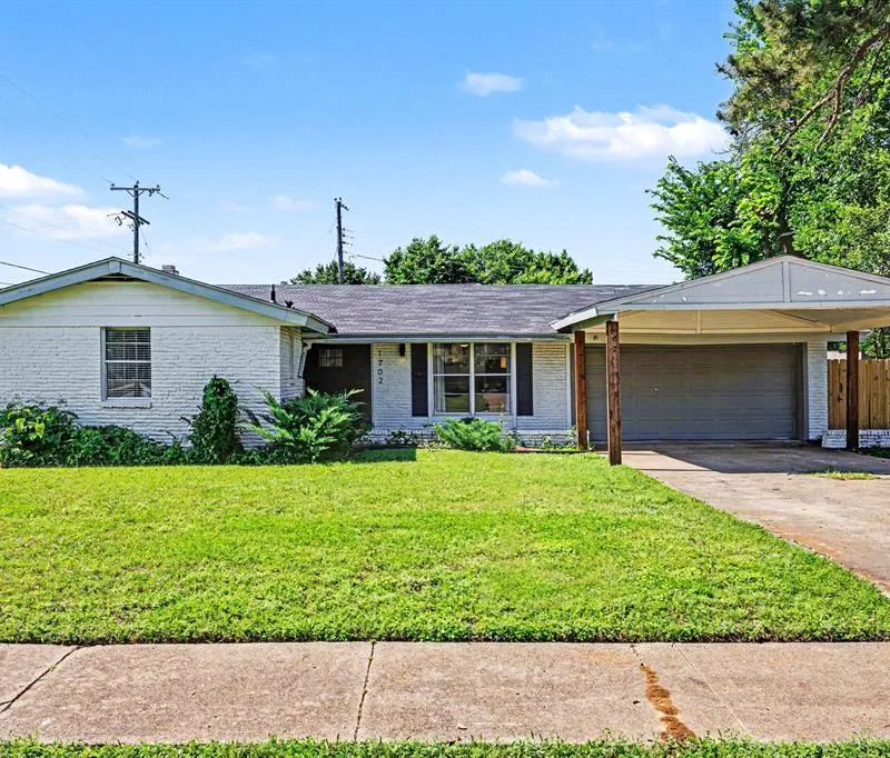 1702 Bristol Court N, Irving TX 75062