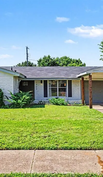 1702 Bristol Court N, Irving TX 75062