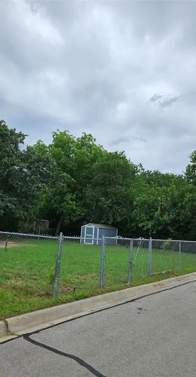 2017 Shawnee Street, Denton TX 76209 - Photo 2