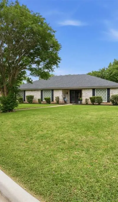 1705 Louella Court, Hurst TX 76054 - Photo 3