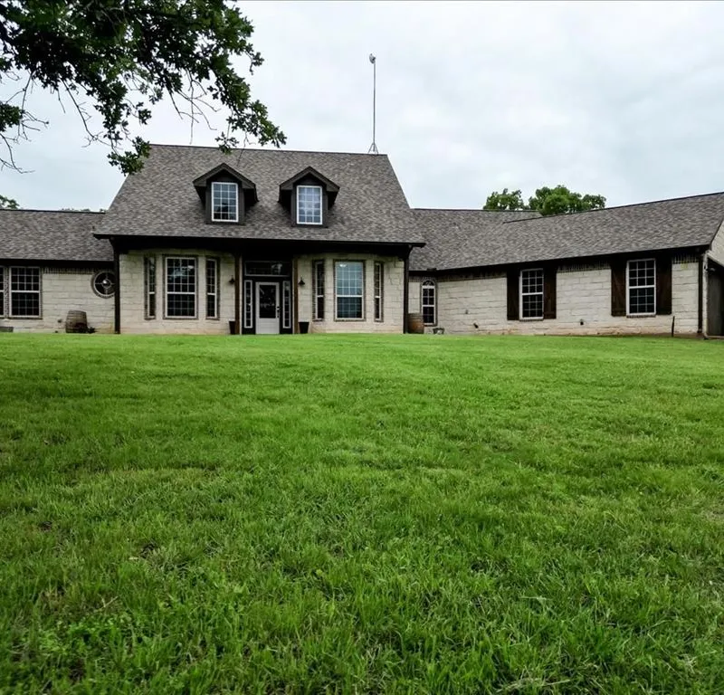 318 E Lone Star Road, Poolville TX 76487