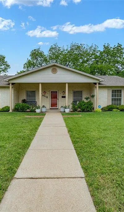 3912 Twilight Drive S, Benbrook TX 76116