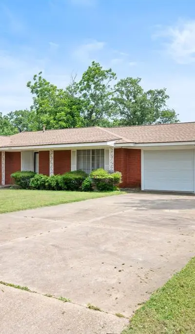 2300 SE 9th Street, Mineral Wells TX 76067 - Photo 3