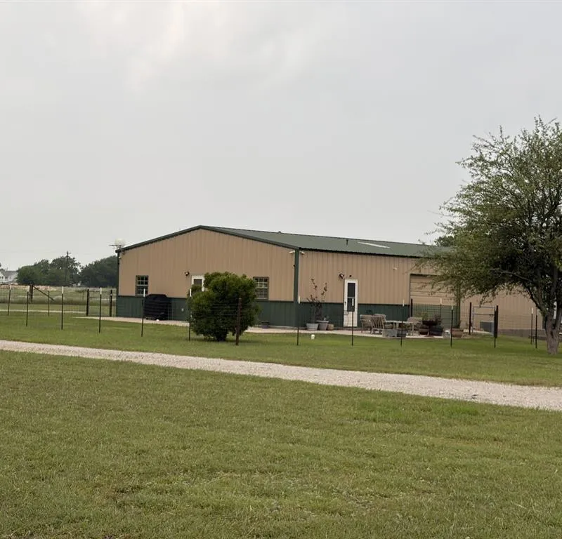 1746 CR 4522, Decatur TX 76234