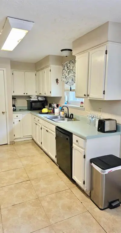 3204 Seaboard Drive, Arlington TX 76014 - Photo 5