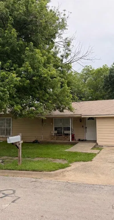 1101 N Wilhite Street, Cleburne TX 76031