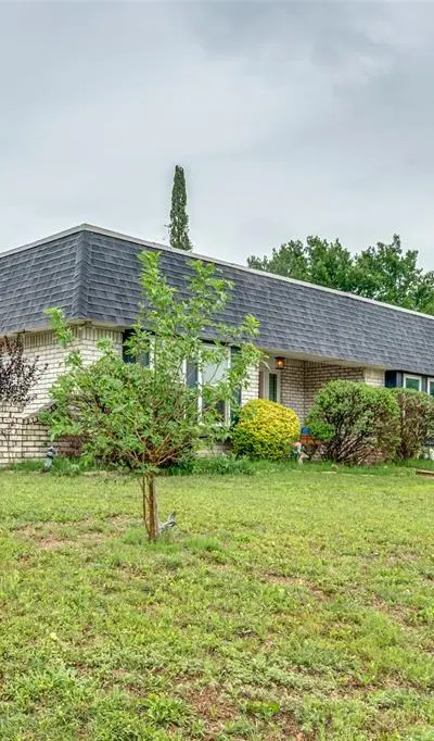 1616 Country Manor Road, Fort Worth TX 76134 - Photo 3