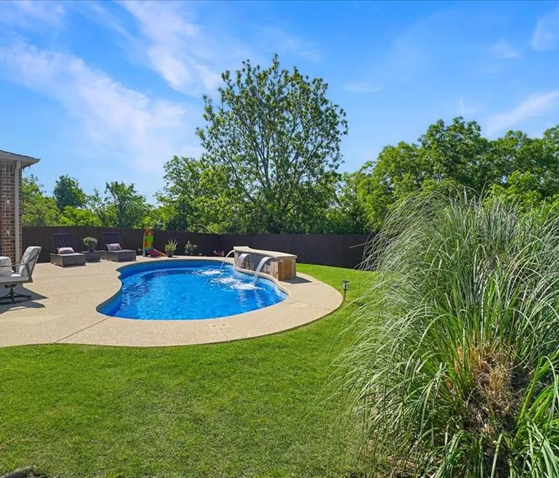 2202 Stanhill Drive, Corinth TX 76210