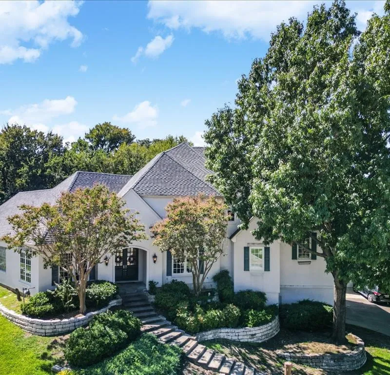 3000 Iron Stone Court, Arlington TX 76006