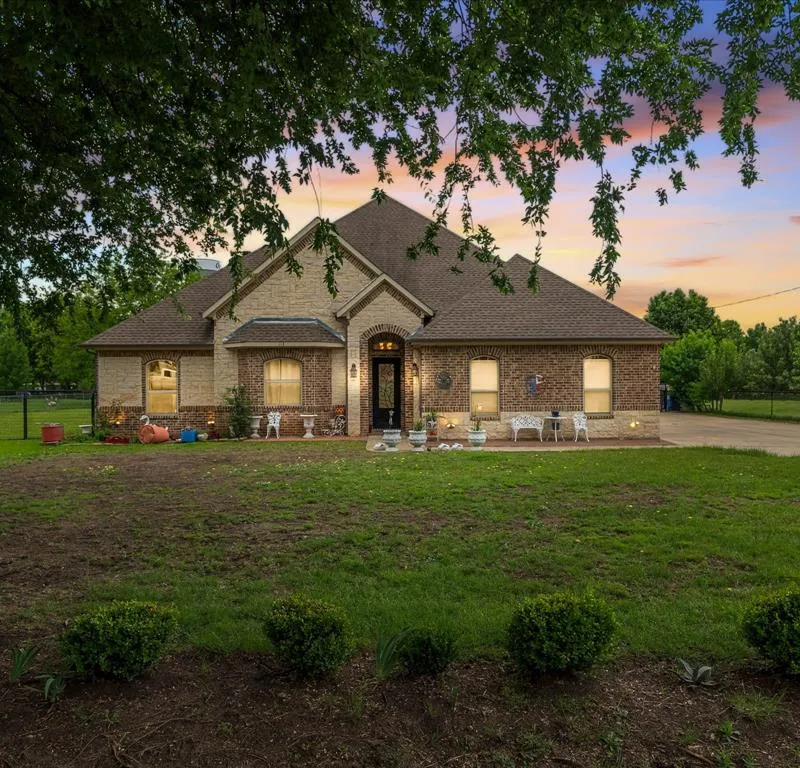 113 Silverwood Drive, Ovilla TX 75154