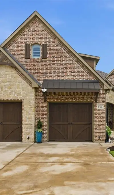 613 Kiowa Drive W, Lake Kiowa TX 76240 - Photo 2