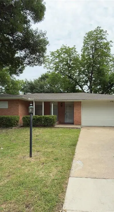 2008 Bradford Drive, Arlington TX 76010