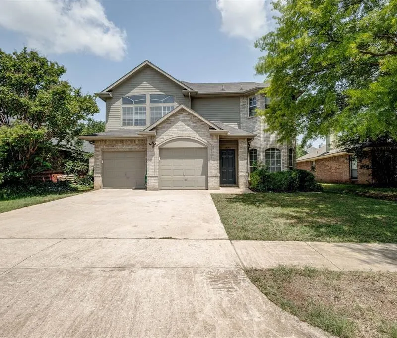 9049 Elbe Trail, Fort Worth TX 76118