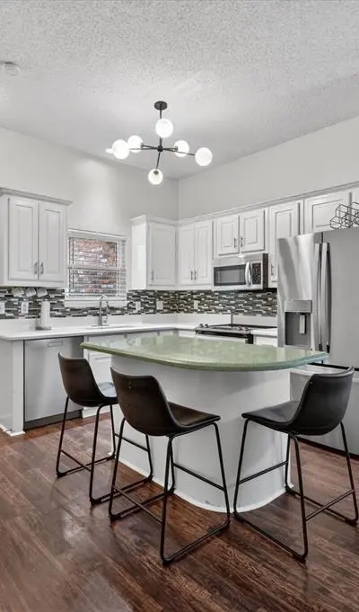 2506 Peargrove Circle, Arlington TX 76006 - Photo 4