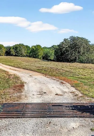 437 County Road 292, Collinsville TX 76233 - Photo 2