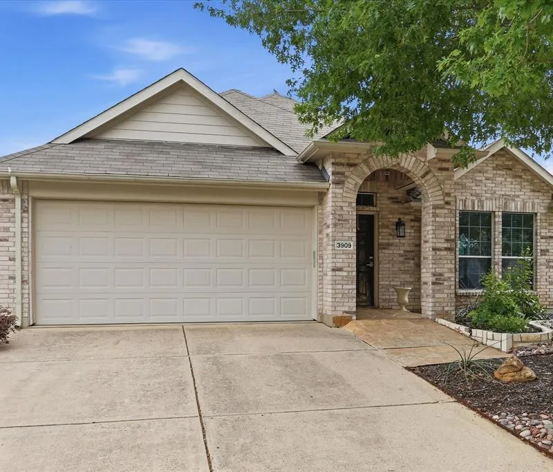 3909 Cliffside Drive, Denton TX 76208