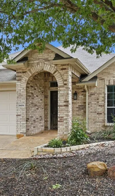 3909 Cliffside Drive, Denton TX 76208 - Photo 3