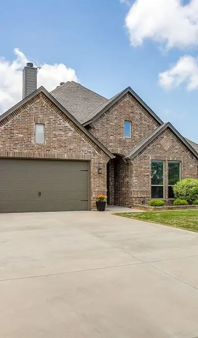 111 Saddle Ridge, Godley TX 76044 - Photo 2
