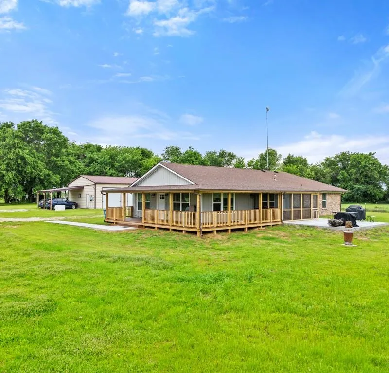 195 County Road 4612, Sulphur Springs TX 75482