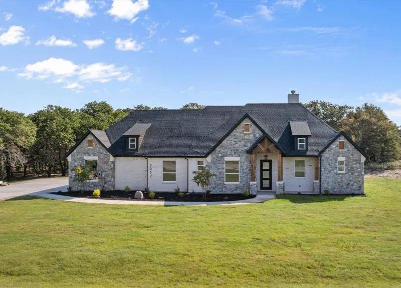 2057 Glenhollow Drive, Weatherford TX 76088