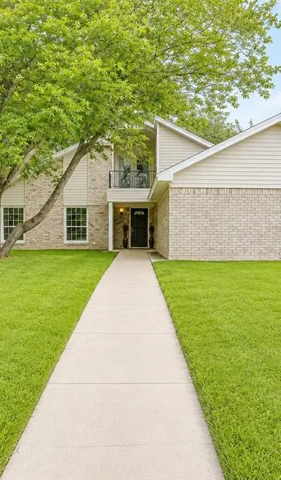 700 NW Barbara Lane, Burleson TX 76028 - Photo 2