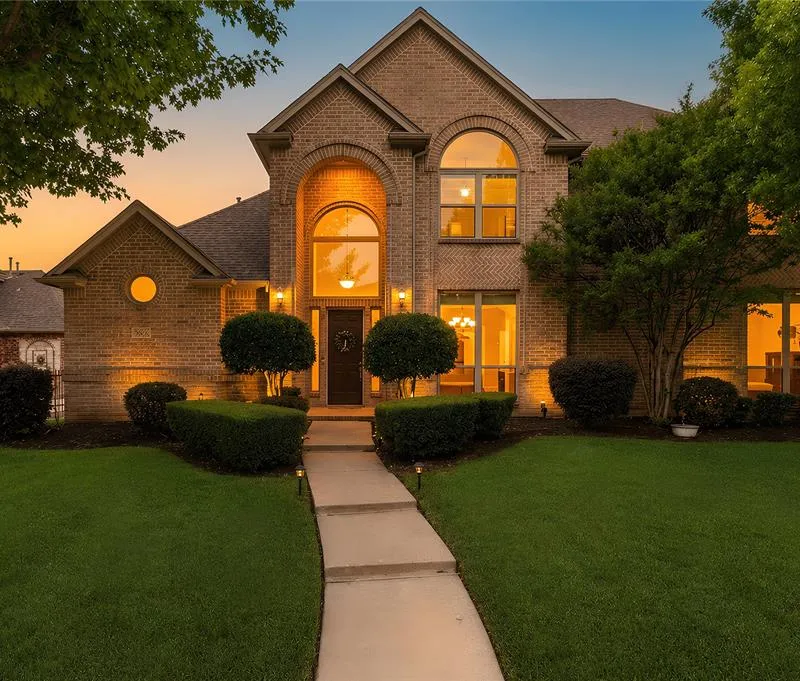 8105 Thornwood Drive, North Richland Hills TX 76182