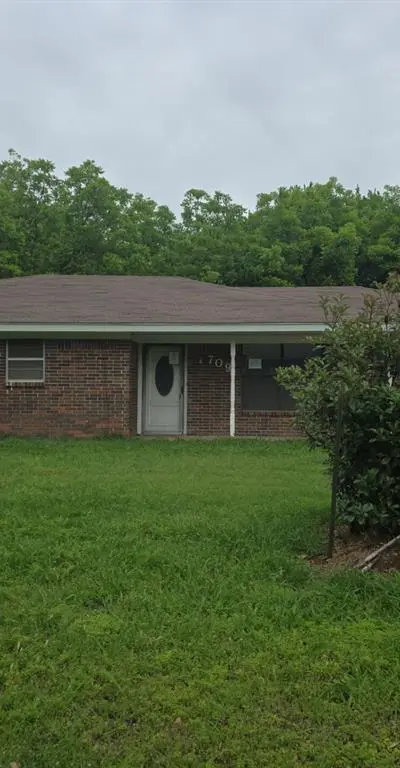 709 Lee Street, Bowie TX 76230 - Photo 2