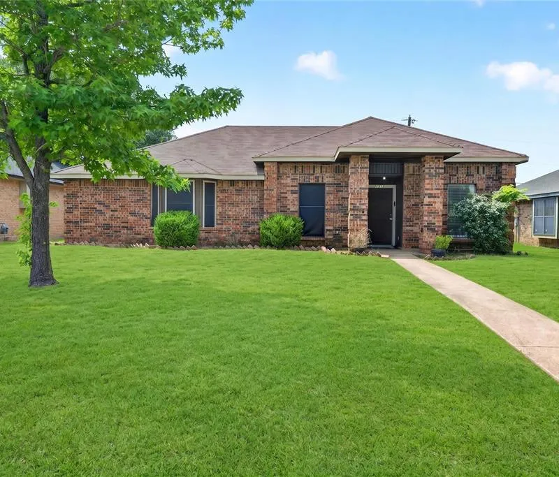 2511 Hollow Bend, Mesquite TX 75150