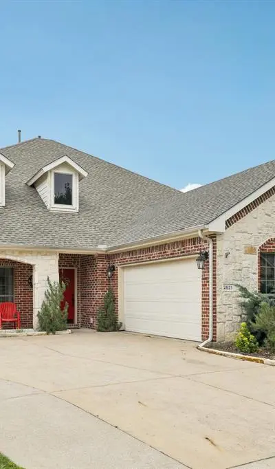 2821 Dog Leg Trail, McKinney TX 75069 - Photo 2