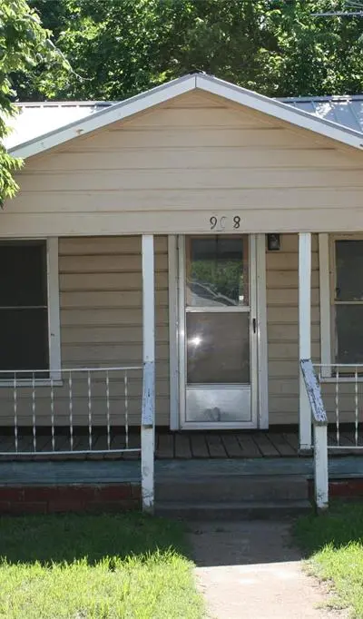 908 Franklin Street, Weatherford TX 76086