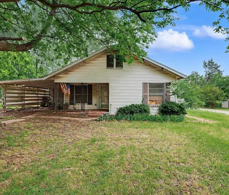 531 E Day Street, Denison TX 75021