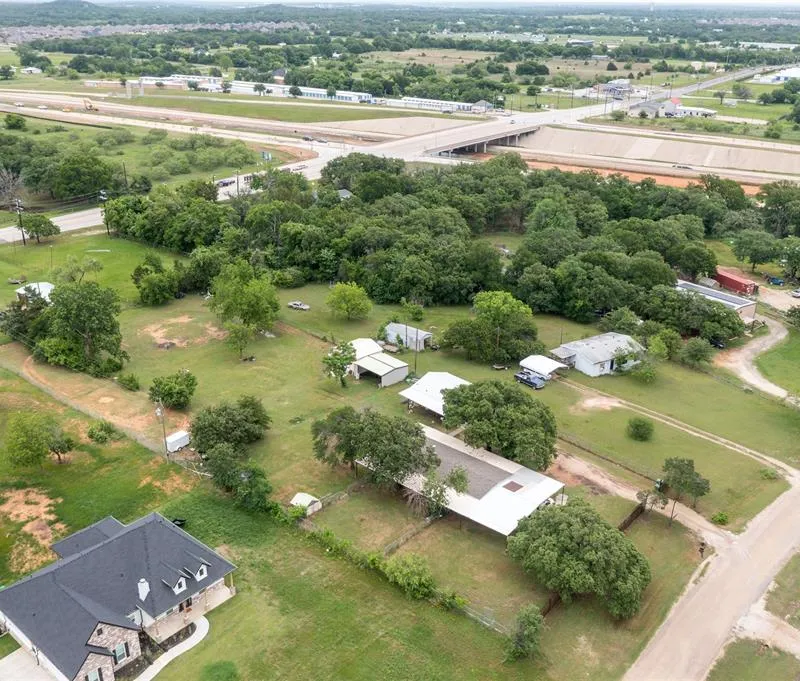 5716 Thousand Oaks Drive, Joshua TX 76058