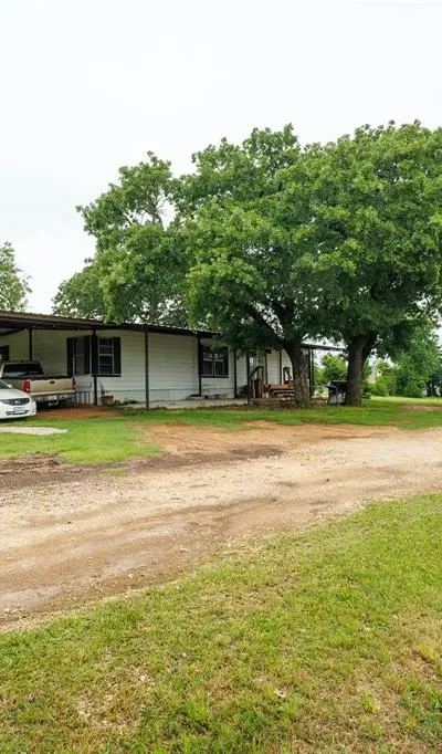 5716 Thousand Oaks Drive, Joshua TX 76058 - Photo 2