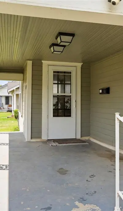 609 E Elm Street, Hillsboro TX 76645 - Photo 4