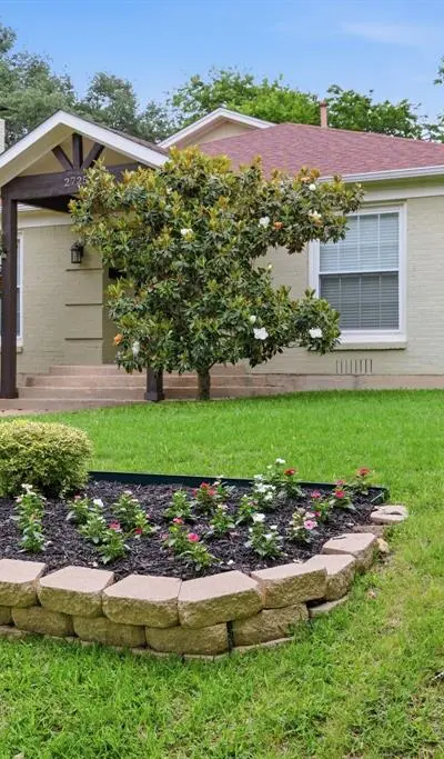 2725 Ryan Place Drive, Fort Worth TX 76110 - Photo 2