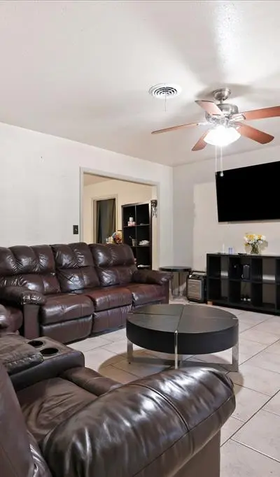 3404 Livingston Avenue, Fort Worth TX 76110 - Photo 4