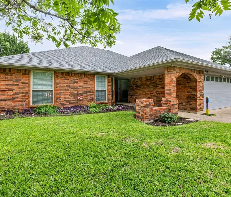7408 Sean Drive, North Richland Hills TX 76182
