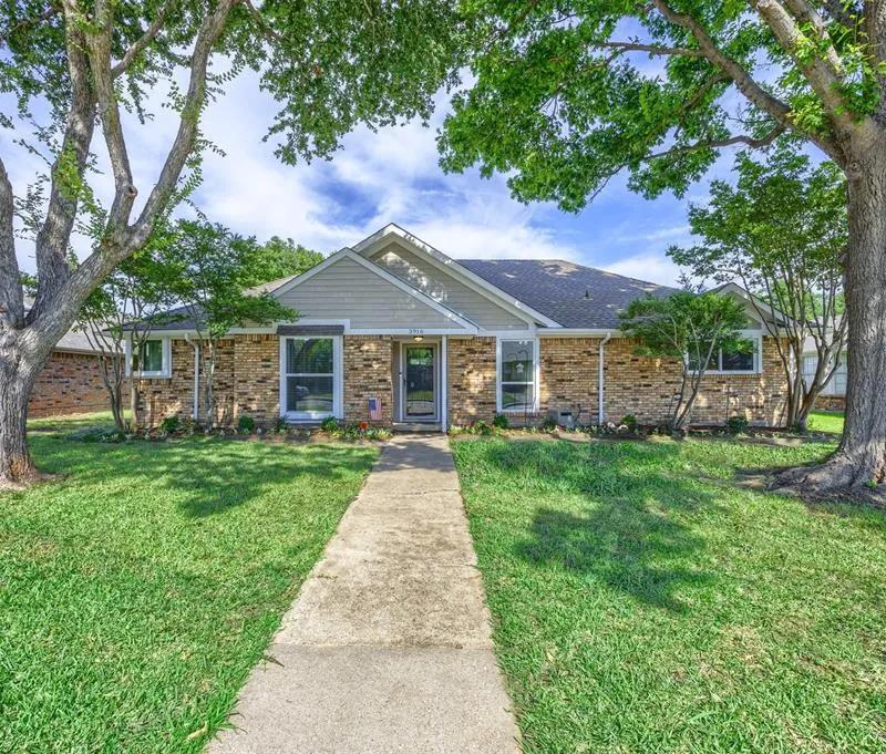 3916 Spring Hollow Drive, Carrollton TX 75007
