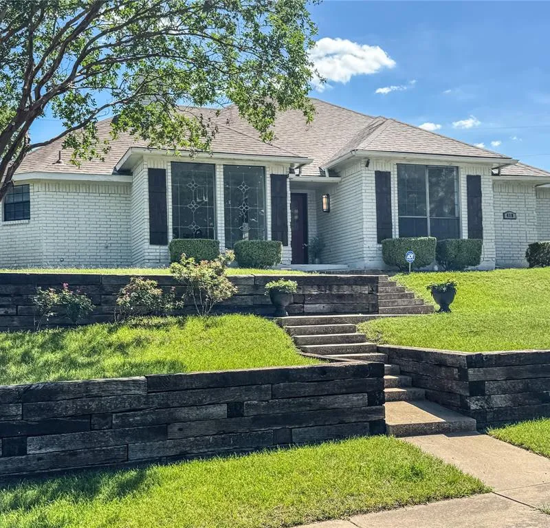 418 Whispering Hills Drive, Duncanville TX 75137