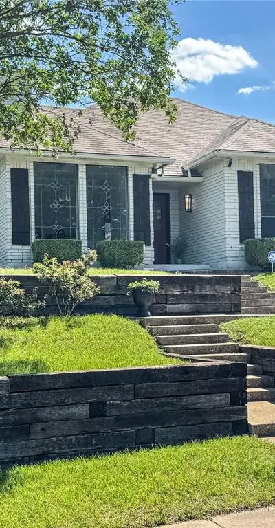 418 Whispering Hills Drive, Duncanville TX 75137