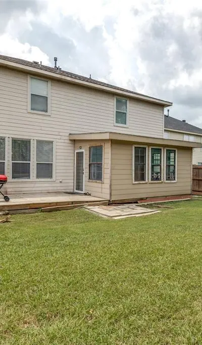 817 Pryor Drive, Arlington TX 76001 - Photo 3