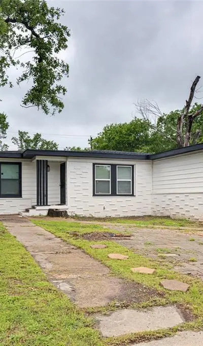 5520 Jewell Avenue, Fort Worth TX 76112 - Photo 2
