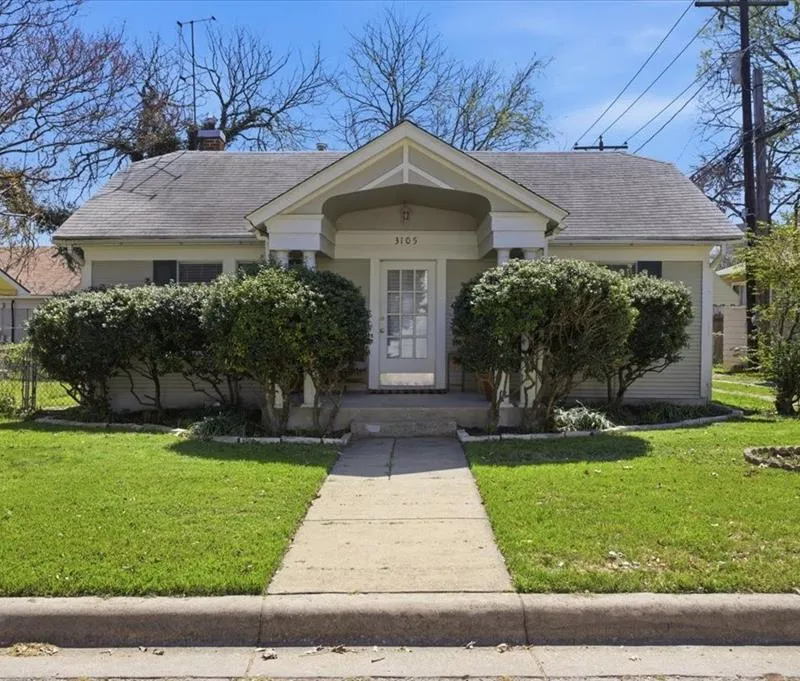 3105 W Devitt Street, Fort Worth TX 76109