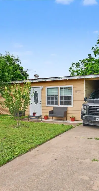 1217 California Parkway S, Fort Worth TX 76134 - Photo 3