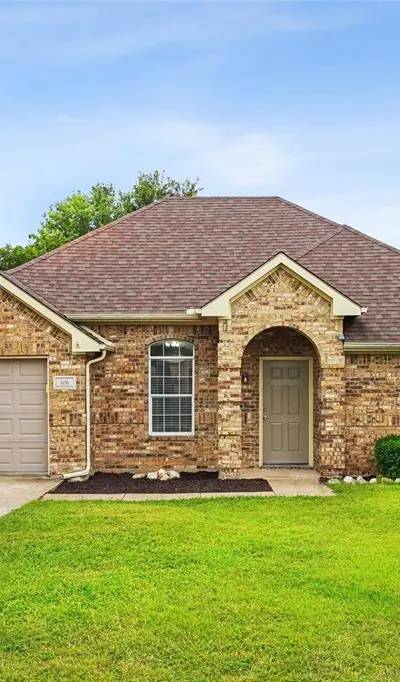 106 Owen Way, Waxahachie TX 75165