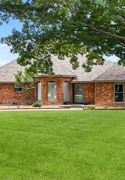 909 Valley View Avenue, Red Oak TX 75154
