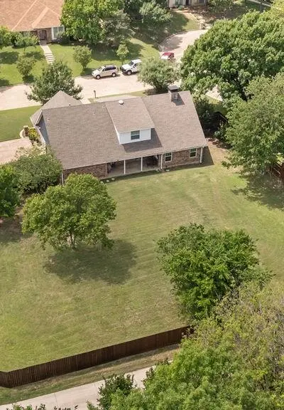 1602 Lancelot Circle, Grand Prairie TX 75050 - Photo 5