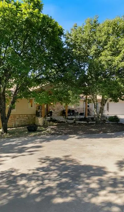 132 Southside Drive, Gainesville TX 76240 - Photo 3