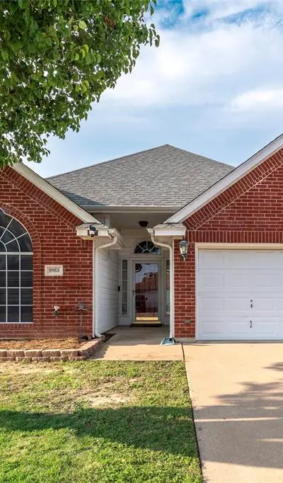8953 Saranac Trail, Fort Worth TX 76118