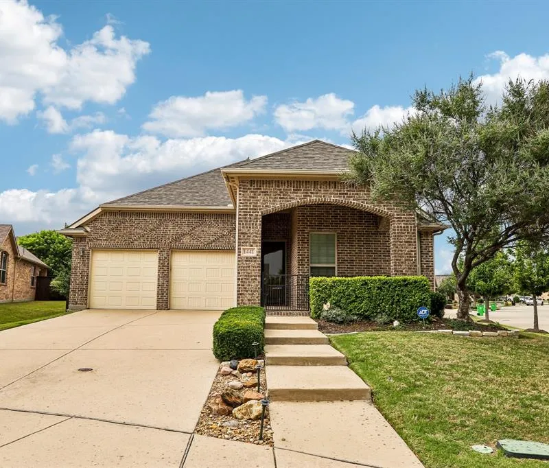 1441 Isabella Lane, Savannah TX 76227